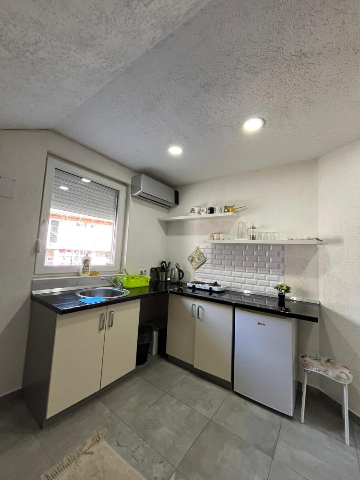 Apartman All Seasons Hotonj Exterior foto