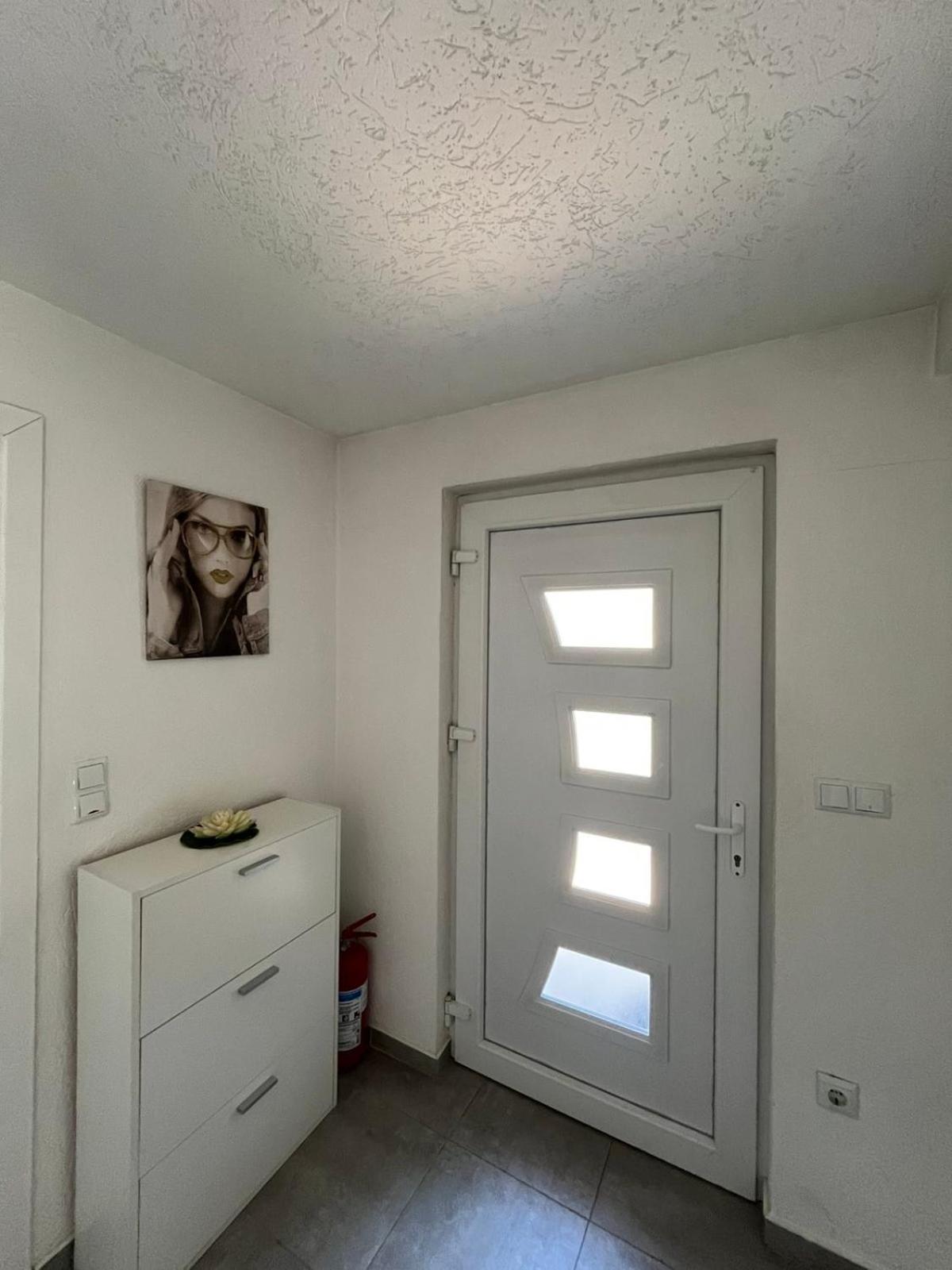 Apartman All Seasons Hotonj Exterior foto