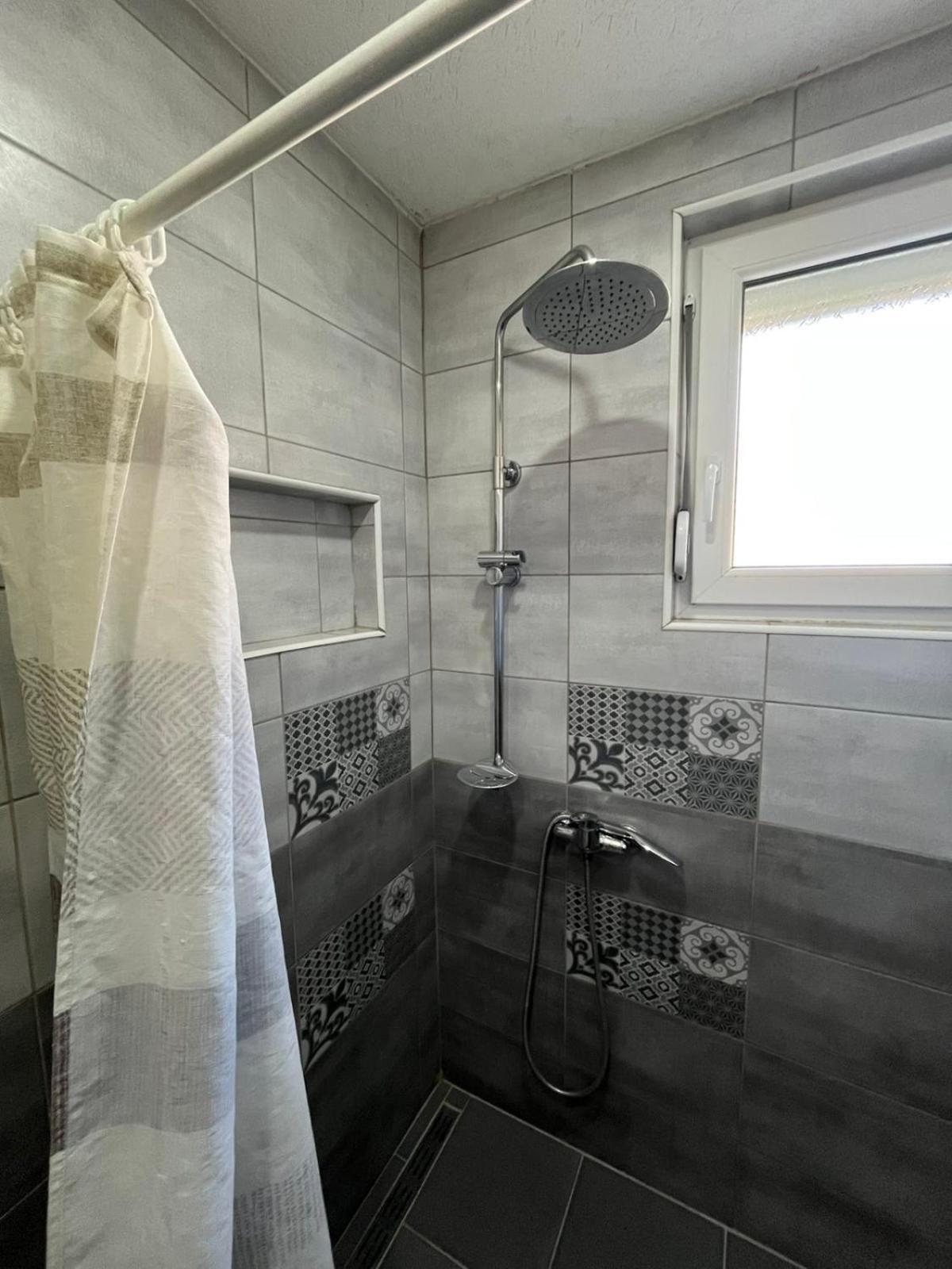 Apartman All Seasons Hotonj Exterior foto