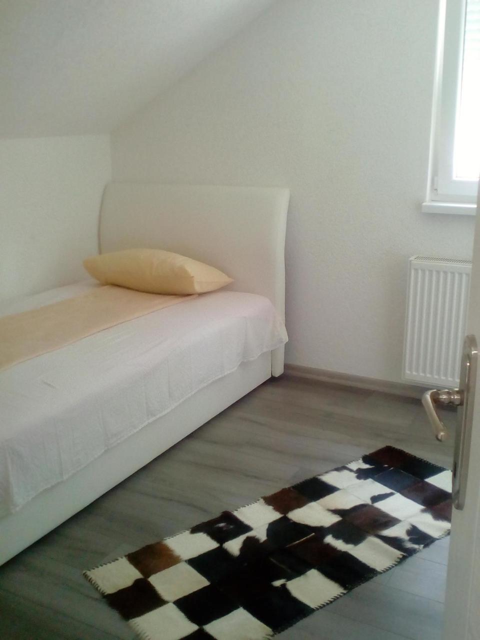 Apartman All Seasons Hotonj Exterior foto